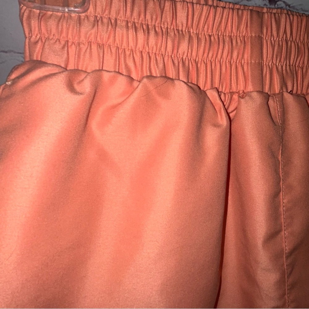 Wilo The Label Women's 2 in 1 Running Short in Peach Size S - Picture 3 of 10
